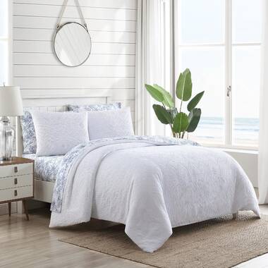 Vera Wang Zig Zag White Reversible Modern & Contemporary Comforter